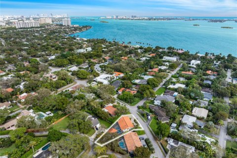 House in Miami Shores, Florida 3 bedrooms, 203.73 sq.m. № 1929338 - photo 3