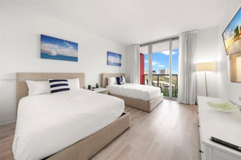 Купить кондоминиум в Халландейл-Бич, Флорида 2 спальни, 96.34м2, № 2066580 - фото 17