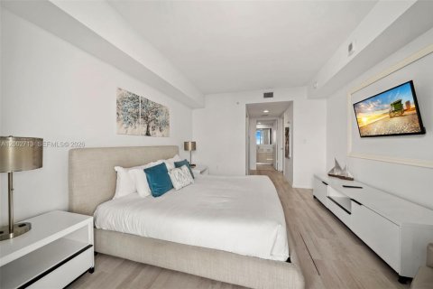 Купить кондоминиум в Халландейл-Бич, Флорида 2 спальни, 96.34м2, № 2066580 - фото 11