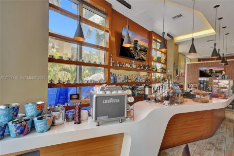 Купить кондоминиум в Халландейл-Бич, Флорида 2 спальни, 96.34м2, № 2066580 - фото 30