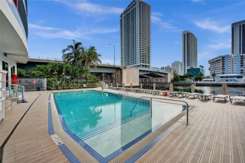 Купить кондоминиум в Халландейл-Бич, Флорида 2 спальни, 96.34м2, № 2066580 - фото 27