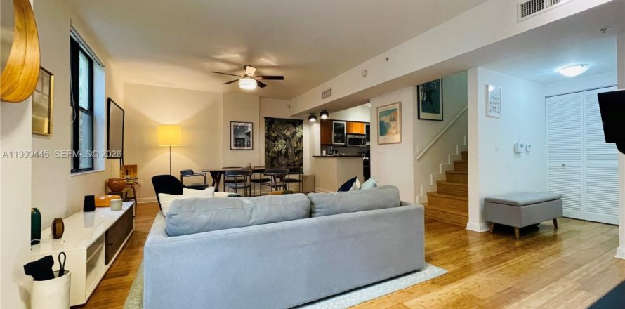 Condo in Coral Gables, Florida, 2 bedrooms  № 2082147