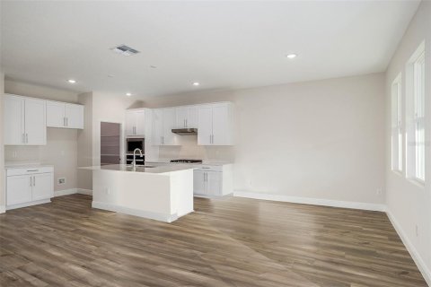 House in Dade City, Florida 4 bedrooms, 212.65 sq.m. № 2150180 - photo 13