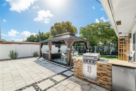 Villa ou maison à vendre à Wilton Manors, Floride: 3 chambres, 155.98 m2 № 2194132 - photo 16