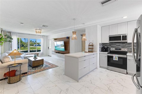Villa ou maison à vendre à Wilton Manors, Floride: 3 chambres, 155.98 m2 № 2194132 - photo 2