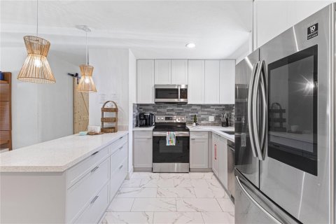 Villa ou maison à vendre à Wilton Manors, Floride: 3 chambres, 155.98 m2 № 2194132 - photo 4