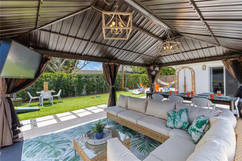 Villa ou maison à vendre à Wilton Manors, Floride: 3 chambres, 155.98 m2 № 2194132 - photo 19