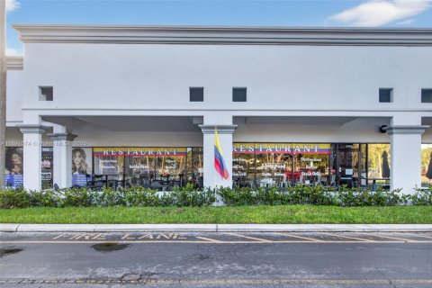 Propiedad comercial en venta en Coral Springs, Florida № 1944870 - foto 25