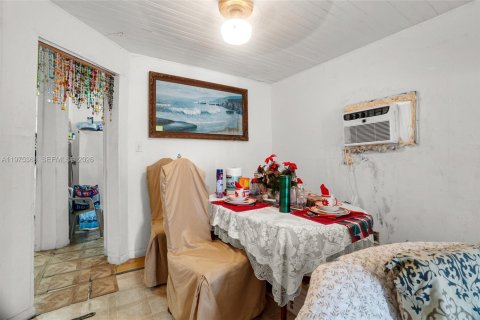 House in Miami, Florida 2 bedrooms, 77.39 sq.m. № 2038190 - photo 20