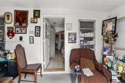 House in Miami, Florida 2 bedrooms, 77.39 sq.m. № 2038190 - photo 27