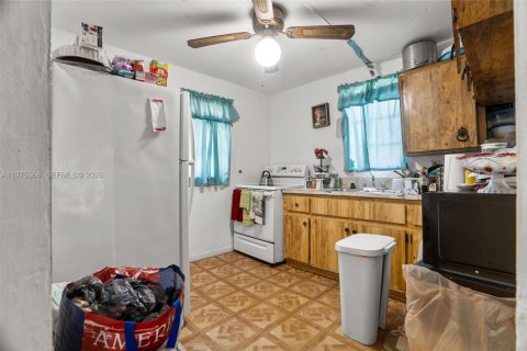 House in Miami, Florida 2 bedrooms, 77.39 sq.m. № 2038190 - photo 22