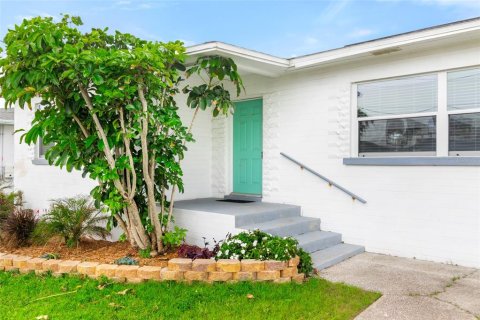 House in Daytona Beach, Florida 3 bedrooms, 145.67 sq.m. № 1518753 - photo 3