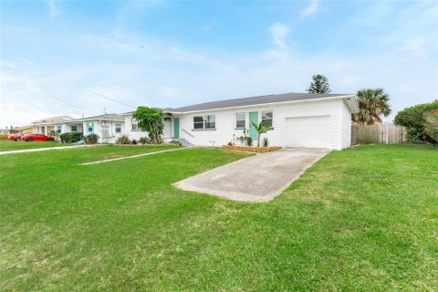House in Daytona Beach, Florida 3 bedrooms, 145.67 sq.m. № 1518753 - photo 29