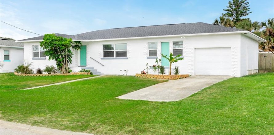House in Daytona Beach, Florida 3 bedrooms, 145.67 sq.m. № 1518753