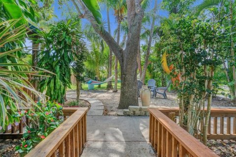 House in Hallandale Beach, Florida 3 bedrooms, 129.6 sq.m. № 1707201 - photo 18