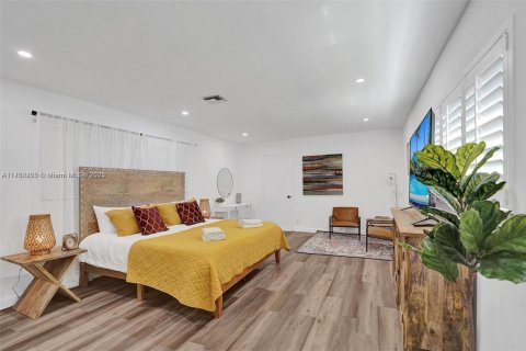 House in Hallandale Beach, Florida 3 bedrooms, 129.6 sq.m. № 1707201 - photo 9