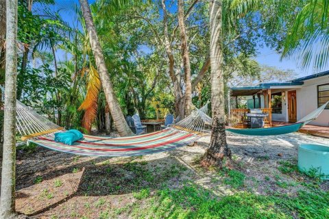 House in Hallandale Beach, Florida 3 bedrooms, 129.6 sq.m. № 1707201 - photo 19