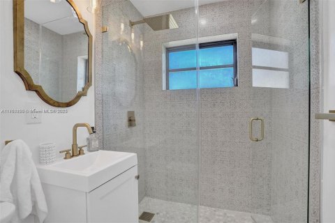 House in Hallandale Beach, Florida 3 bedrooms, 129.6 sq.m. № 1707201 - photo 25
