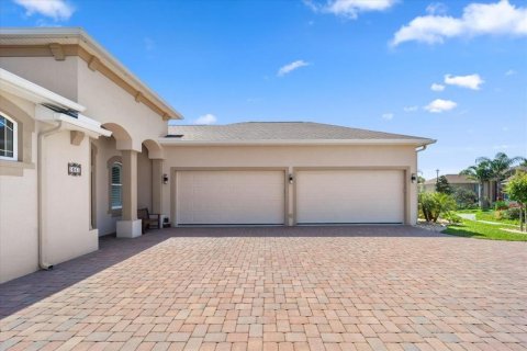 House in Palm Coast, Florida 4 bedrooms, 185.15 sq.m. № 1815701 - photo 10