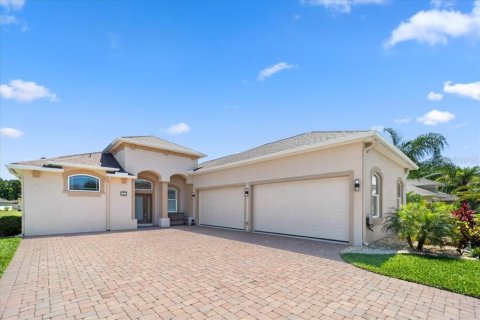 House in Palm Coast, Florida 4 bedrooms, 185.15 sq.m. № 1815701 - photo 9