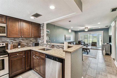 Condominio en venta en New Port Richey, Florida, 2 dormitorios, 81.2 m2 № 1796760 - foto 14
