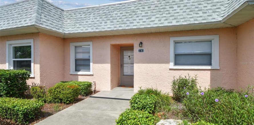 Condominio en New Port Richey, Florida, 2 dormitorios  № 1796760
