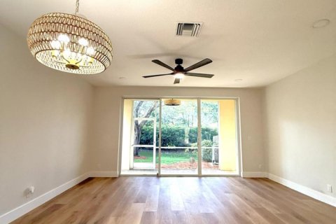 Townhouse in Boynton Beach, Florida 2 bedrooms, 139.54 sq.m. № 2259890 - photo 7