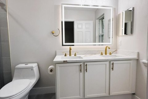 Townhouse in Boynton Beach, Florida 2 bedrooms, 139.54 sq.m. № 2259890 - photo 19