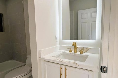 Townhouse in Boynton Beach, Florida 2 bedrooms, 139.54 sq.m. № 2259890 - photo 11