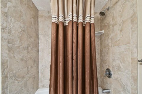 Condo in Palm Harbor, Florida, 2 bedrooms  № 1549436 - photo 29