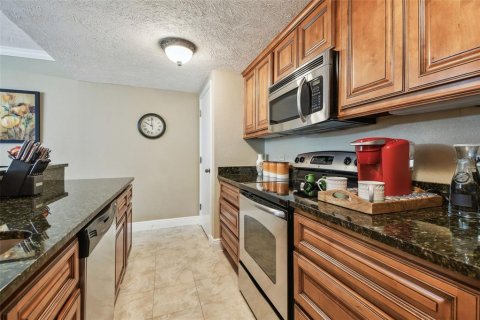 Condo in Palm Harbor, Florida, 2 bedrooms  № 1549436 - photo 4