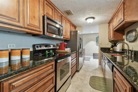 Condo in Palm Harbor, Florida, 2 bedrooms  № 1549436 - photo 5