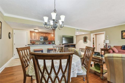 Condo in Palm Harbor, Florida, 2 bedrooms  № 1549436 - photo 11