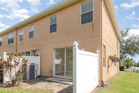 Townhouse in Kissimmee, Florida 3 bedrooms, 126.72 sq.m. № 1906945 - photo 15