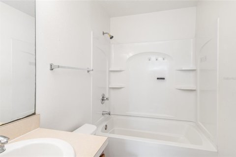 Townhouse in Kissimmee, Florida 3 bedrooms, 126.72 sq.m. № 1906945 - photo 9