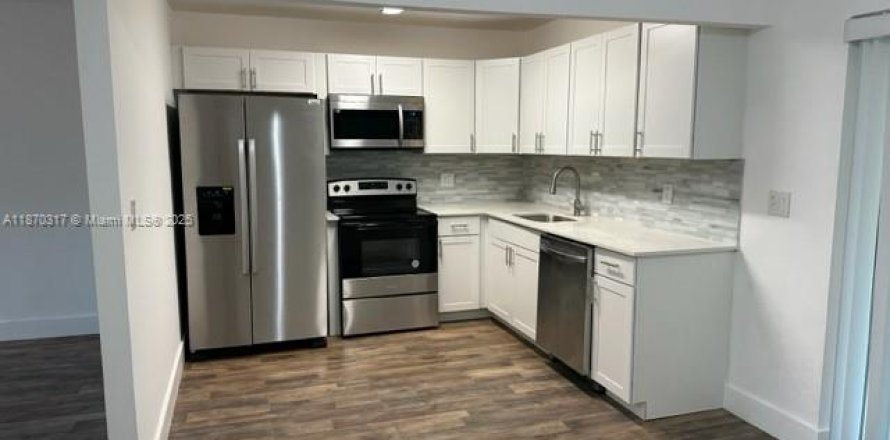 Adosado en Sunrise, Florida 3 dormitorios, 118.54 m2 № 2084476