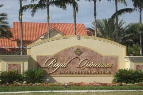 Condo in Pompano Beach, Florida, 2 bedrooms  № 1774251 - photo 1