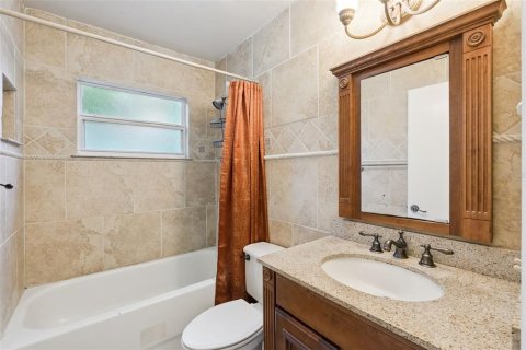House in Apopka, Florida 3 bedrooms, 213.68 sq.m. № 2225806 - photo 28