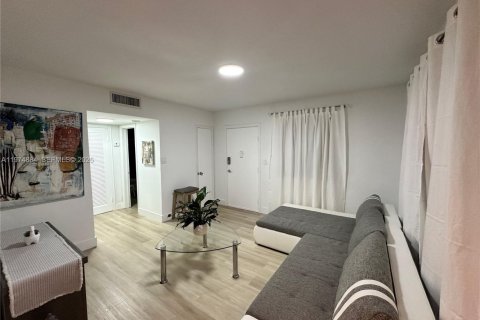 Купить кондоминиум в Норт-Майами-Бич, Флорида 1 спальня, 59.83м2, № 2036146 - фото 4