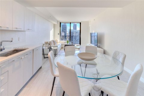 Condominio en alquiler en Miami, Florida, 1 dormitorio, 79.06 m2 № 2025305 - foto 5