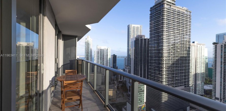 Condominio en Miami, Florida, 1 dormitorio  № 2025305