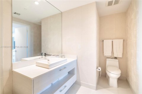 Condominio en alquiler en Miami, Florida, 1 dormitorio, 79.06 m2 № 2025305 - foto 14