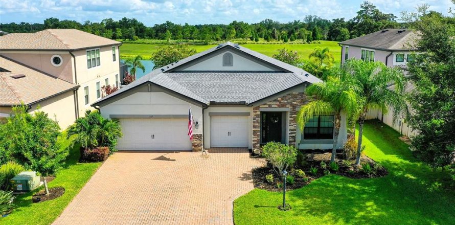 House in Bradenton, Florida 4 bedrooms, 216.46 sq.m. № 1917084