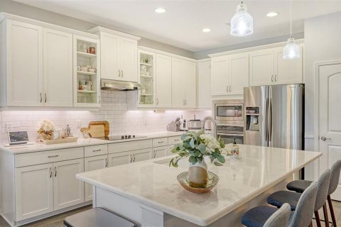 House in Bradenton, Florida 4 bedrooms, 216.46 sq.m. № 1917084 - photo 8
