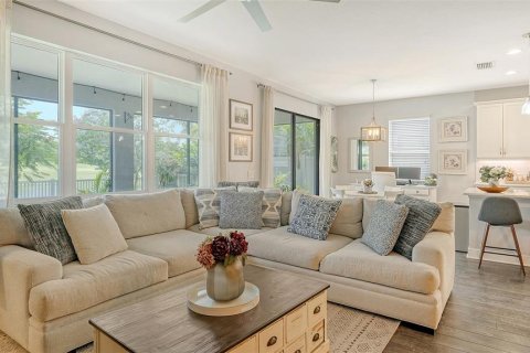 House in Bradenton, Florida 4 bedrooms, 216.46 sq.m. № 1917084 - photo 12