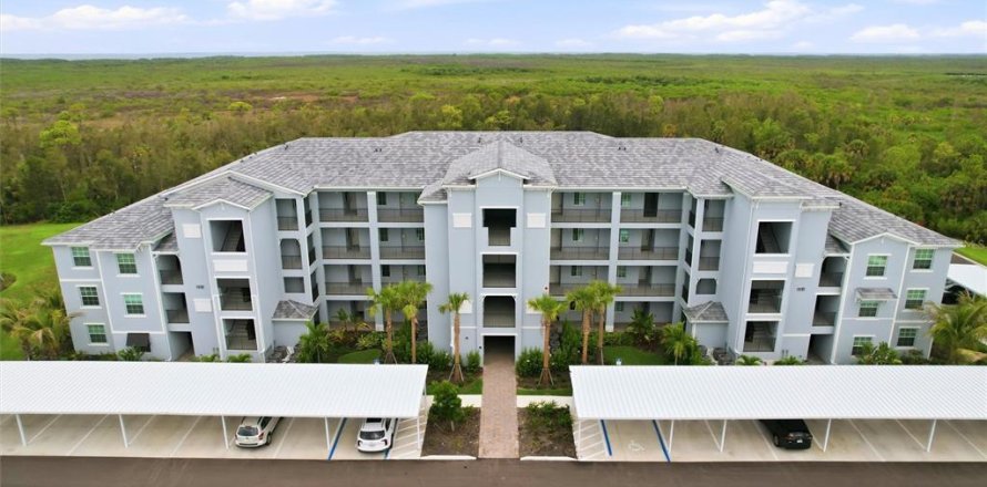 Condo in Punta Gorda, Florida, 2 bedrooms  № 2213449