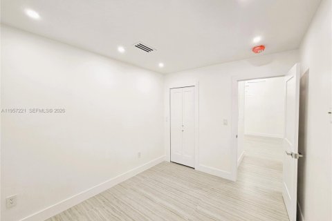 Adosado en alquiler en Hialeah, Florida, 2 dormitorios, 94.76 m2 № 2011233 - foto 16