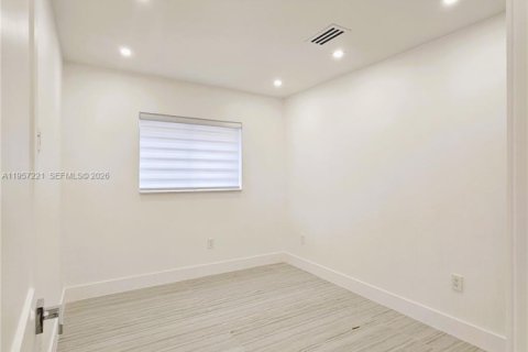 Adosado en alquiler en Hialeah, Florida, 2 dormitorios, 94.76 m2 № 2011233 - foto 15