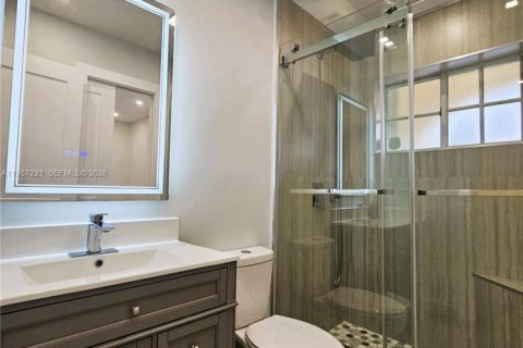 Adosado en alquiler en Hialeah, Florida, 2 dormitorios, 94.76 m2 № 2011233 - foto 11