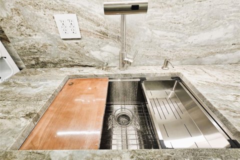 Adosado en alquiler en Hialeah, Florida, 2 dormitorios, 94.76 m2 № 2011233 - foto 9